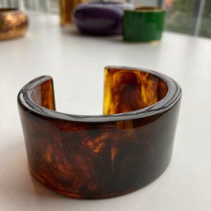 Vintage resin cuff